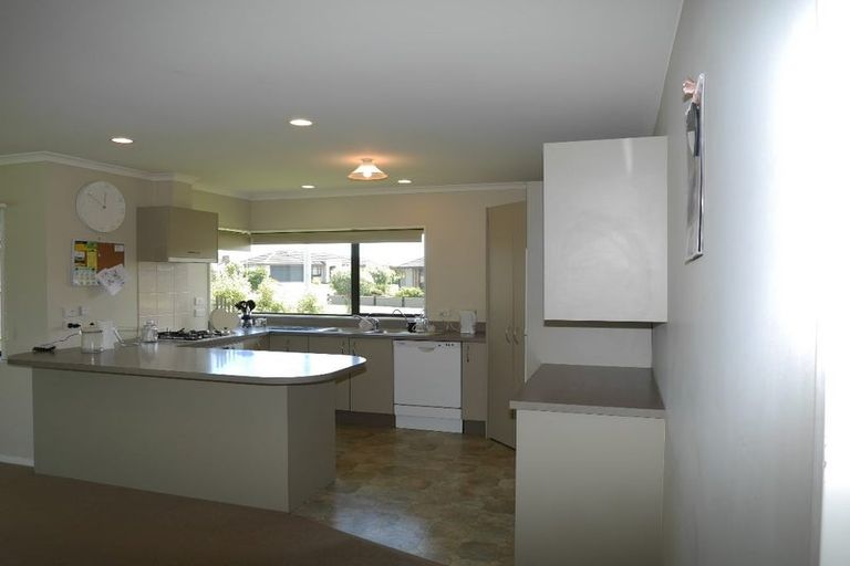 Photo of property in 4 Monarch Place, Paraparaumu Beach, Paraparaumu, 5032