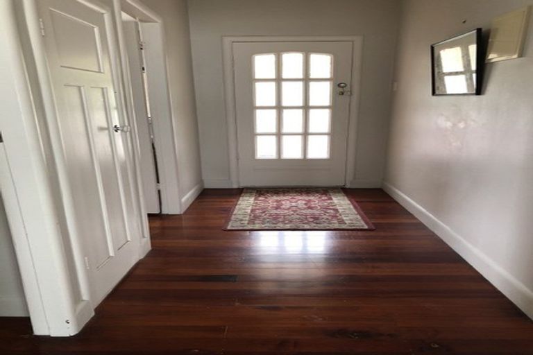 Photo of property in 51 Great South Road, Papakura, 2110