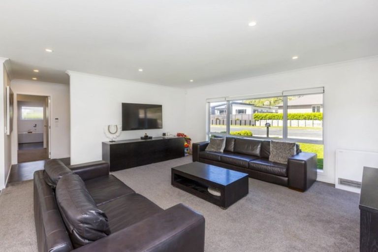 Photo of property in 80 Riverstone Drive, Riverstone Terraces, Upper Hutt, 5018