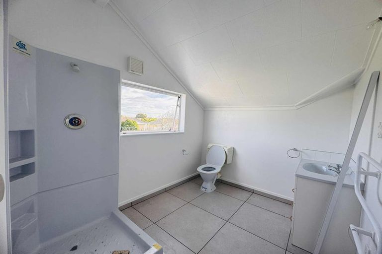 Photo of property in 42 Ihle Street, Terrace End, Palmerston North, 4410