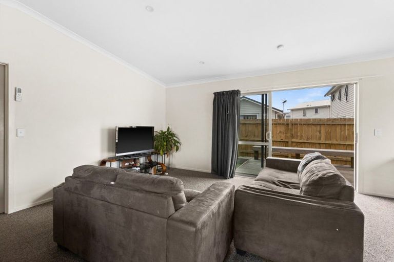 Photo of property in 1033a Hood Street, Mayfair, Hastings, 4122