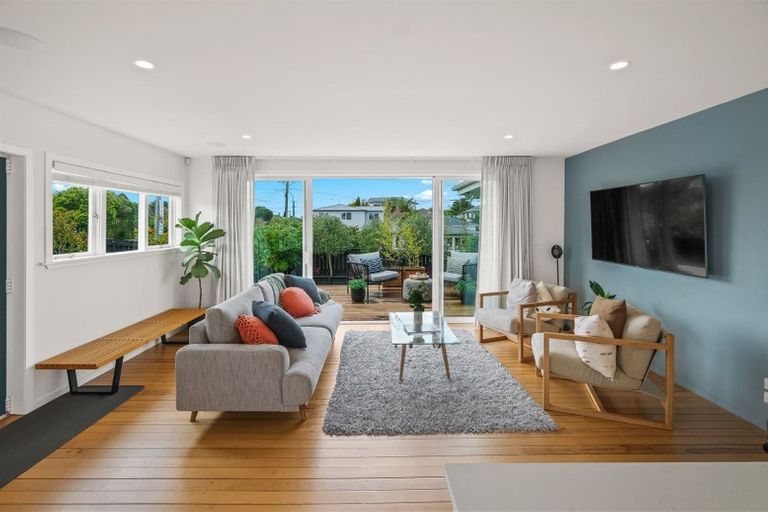 Photo of property in 20 Gloria Avenue, Te Atatu Peninsula, Auckland, 0610