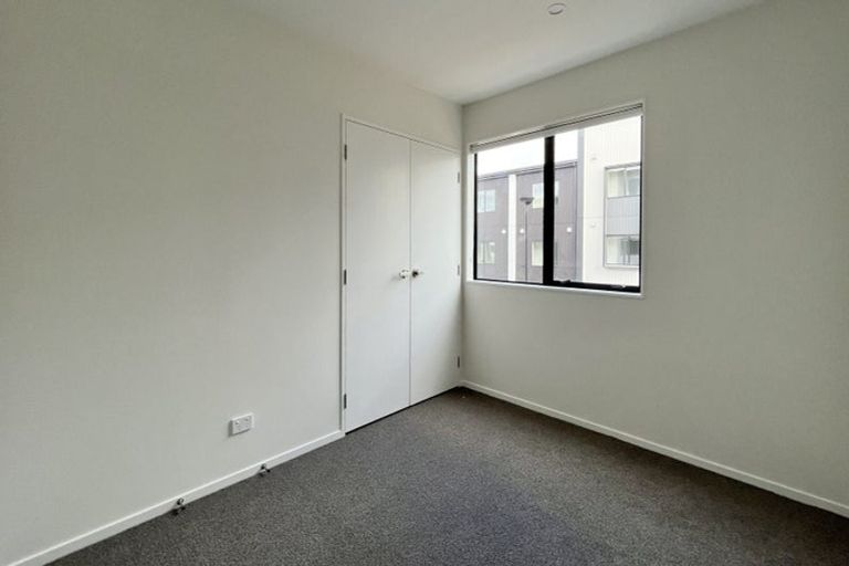 Photo of property in 5/25 Jabuka Street, Glen Eden, Auckland, 0602