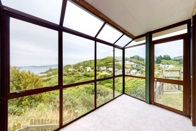 Photo of property in 12 Jasmine Grove, Maungaraki, Lower Hutt, 5010