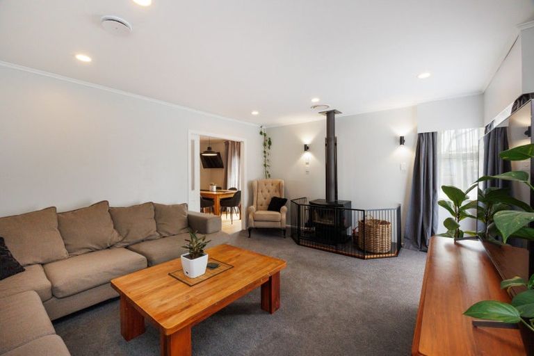 Photo of property in 144 Ruamahanga Crescent, Terrace End, Palmerston North, 4410