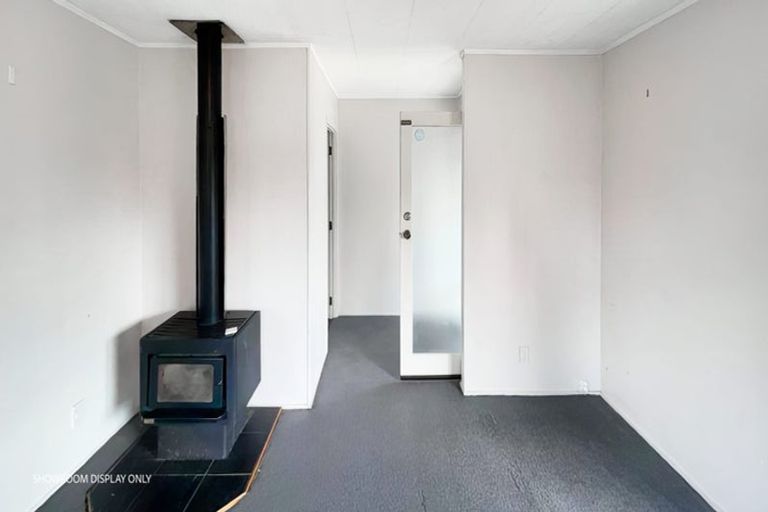 Photo of property in 1 Ballial Place, West Harbour, Auckland, 0618