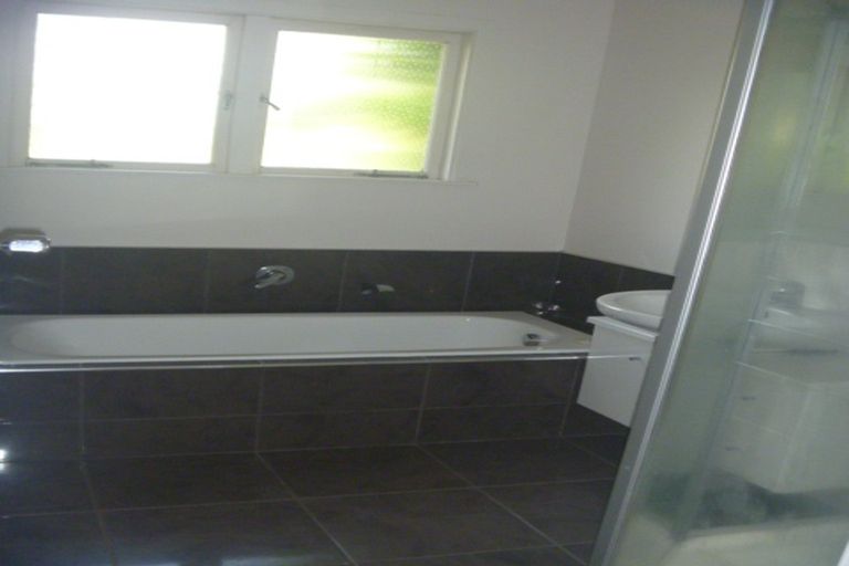 Photo of property in 15 Gills Avenue, Papakura, 2110