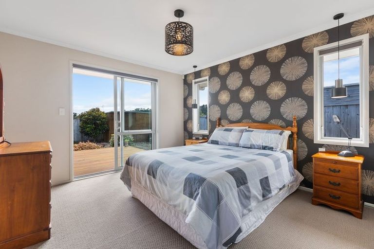 Photo of property in 86 Karamea Street, Whalers Gate, New Plymouth, 4310