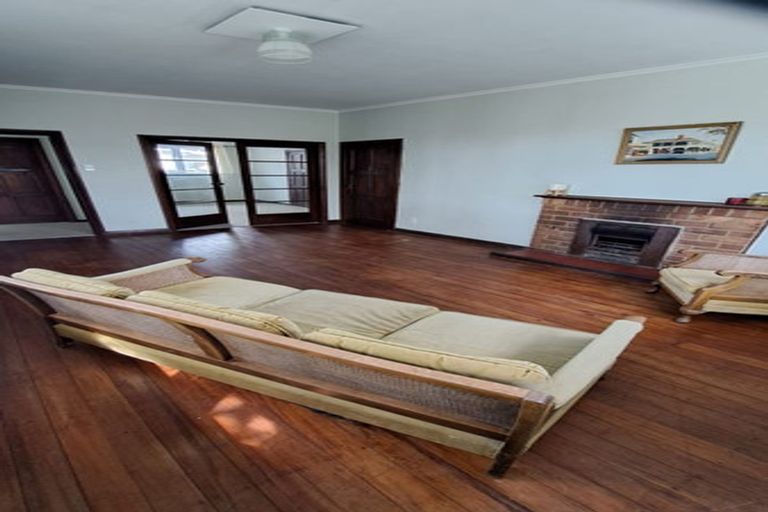 Photo of property in 325 Lake Road, Hauraki, Auckland, 0622