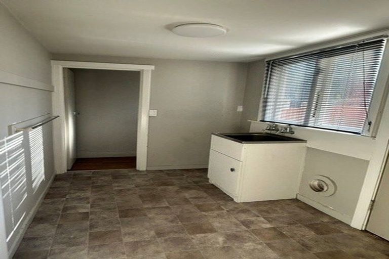 Photo of property in 2 Highgate Avenue, Merivale, Christchurch, 8014