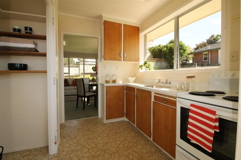 Photo of property in 2/22 La Perouse Street, Botany Downs, Auckland, 2010
