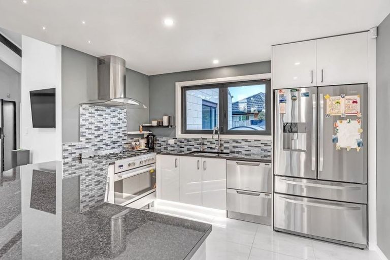 Photo of property in 5 Waddell Lane, Avondale, Christchurch, 8061