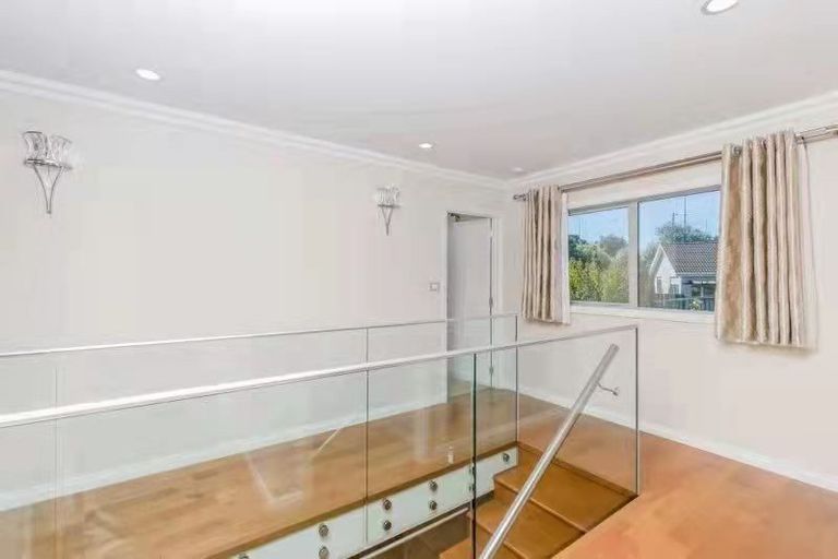 Photo of property in 436 East Coast Road, Windsor Park, Auckland, 0630