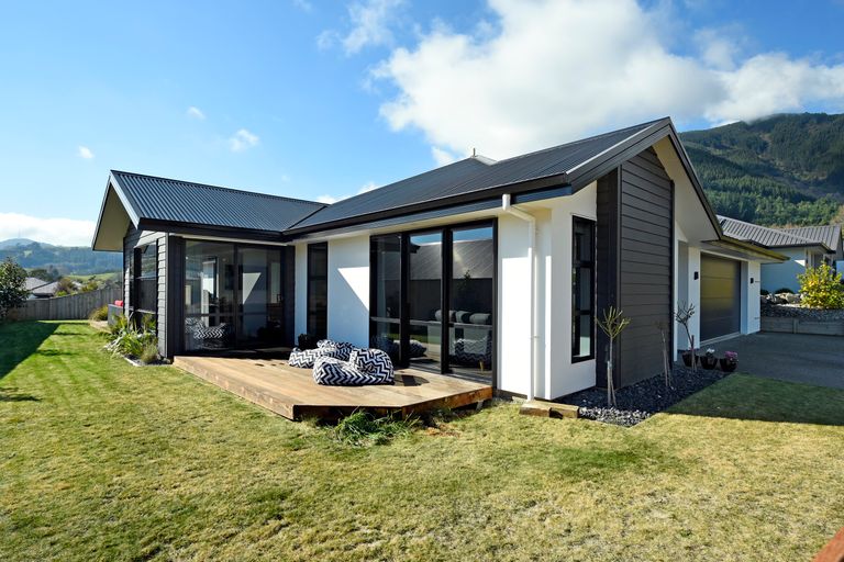 Photo of property in 70 Sanctuary Drive, Stoke, Nelson, 7011