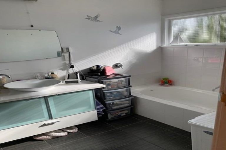 Photo of property in 27 Devon Street, Stoke, Nelson, 7011