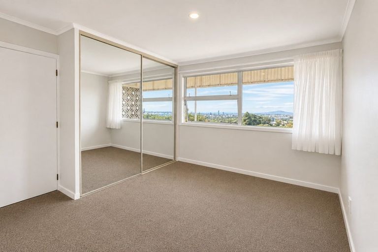 Photo of property in 11/219 Onewa Road, Birkenhead, Auckland, 0626