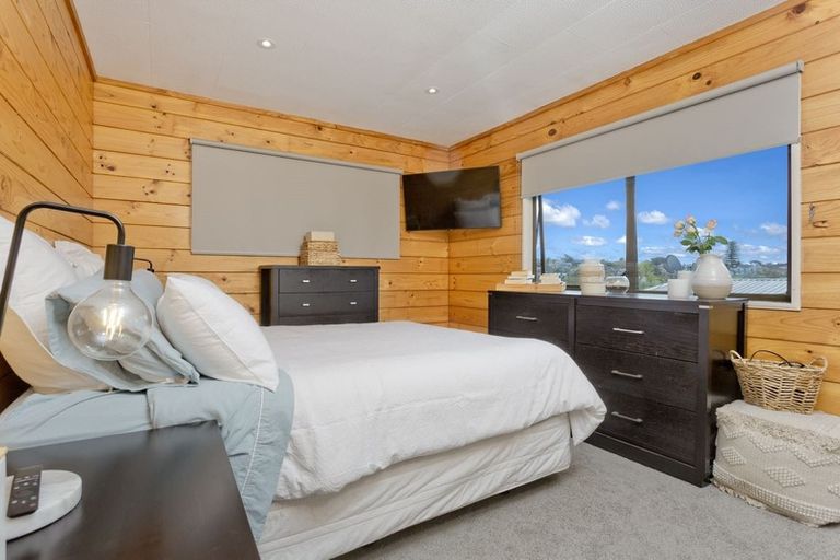 Photo of property in 2/41 Browns Bay Road, Browns Bay, Auckland, 0630