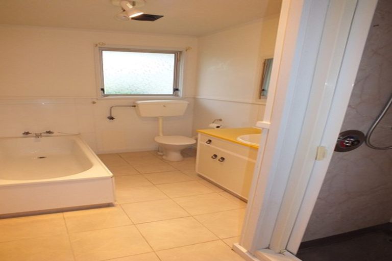 Photo of property in 2/26a Colligan Street, Upper Riccarton, Christchurch, 8041