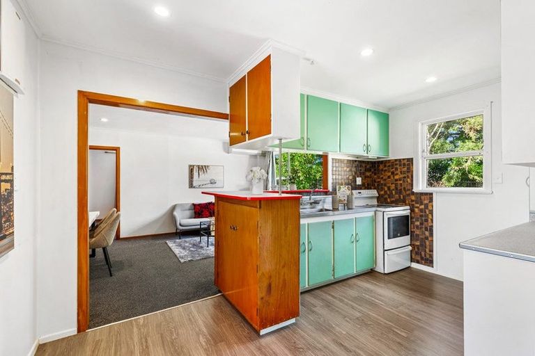 Photo of property in 1 Normandy Place, Henderson, Auckland, 0610