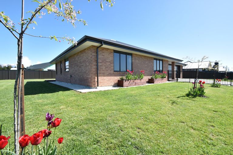 Photo of property in 8 Birch Hill Drive, Twizel, 7901