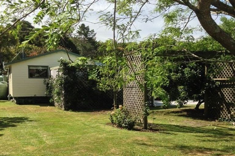 Photo of property in 2049 Ngunguru Road, Ngunguru, Whangarei, 0173