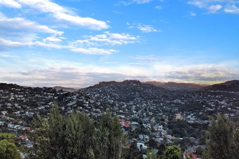 Photo of property in 7 Gavaskar Place, Khandallah, Wellington, 6035