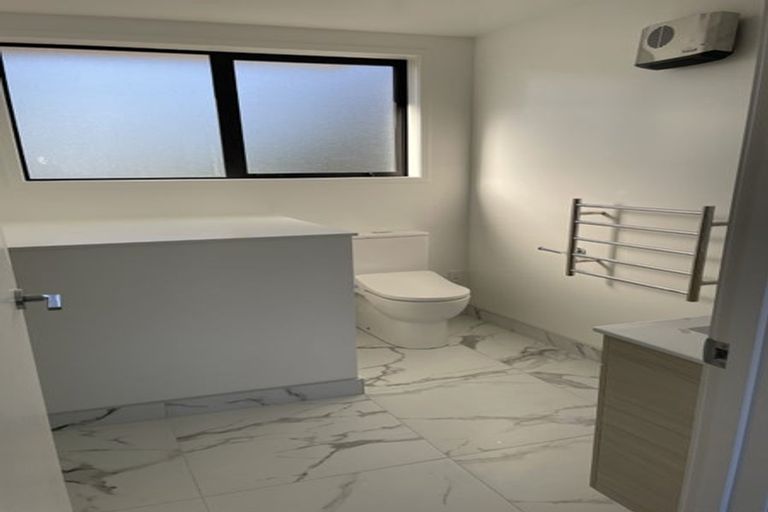 Photo of property in 8/22 Yeovil Road, Te Atatu Peninsula, Auckland, 0610