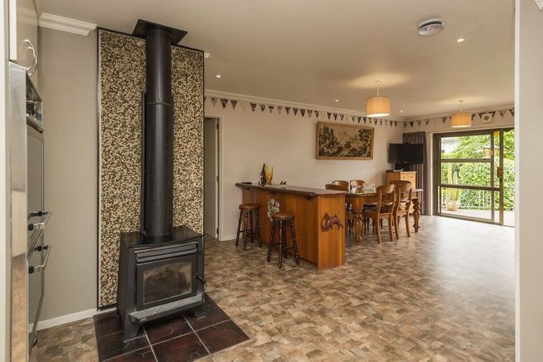 Photo of property in 219 Main North Road, Redwood, Christchurch, 8051