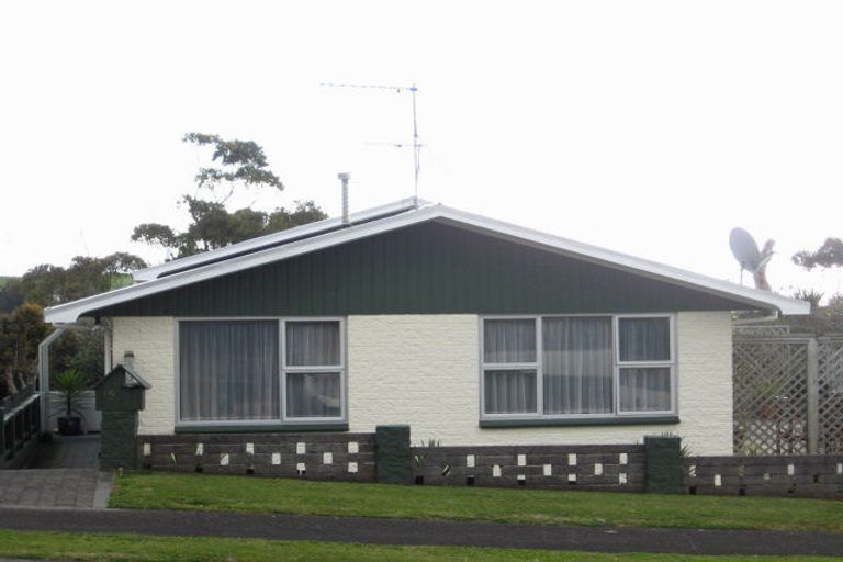 Photo of property in 15 Bronte Place, Whalers Gate, New Plymouth, 4310