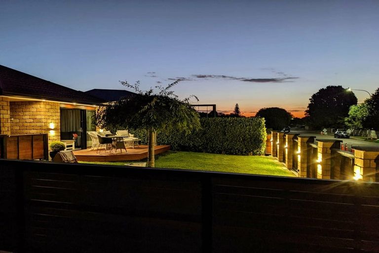 Photo of property in 42 Awatea Avenue, Paraparaumu, 5032
