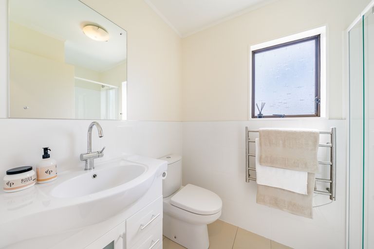 Photo of property in 42 Gurkha Crescent, Khandallah, Wellington, 6035