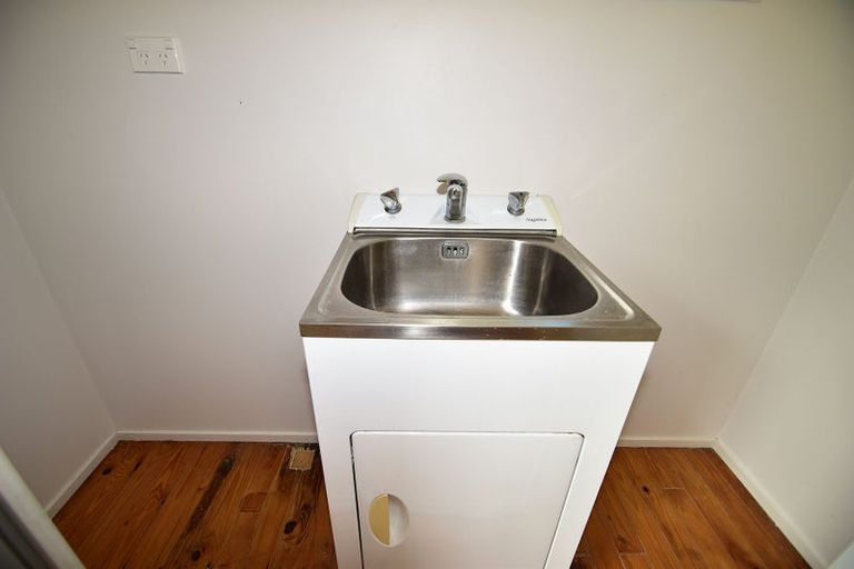 Photo of property in 27 Wallace Road, Ranui, Auckland, 0612