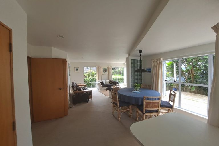 Photo of property in 21 Arden Place, Oakura, 4314