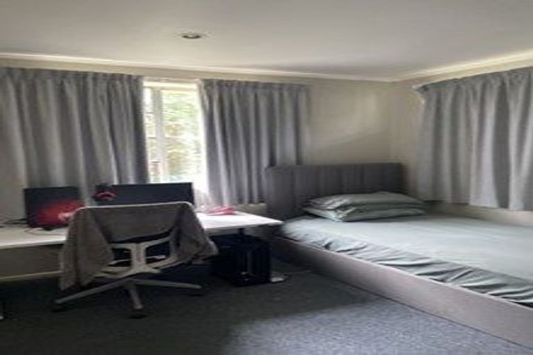 Photo of property in 1/105 Clovelly Road, Bucklands Beach, Auckland, 2012