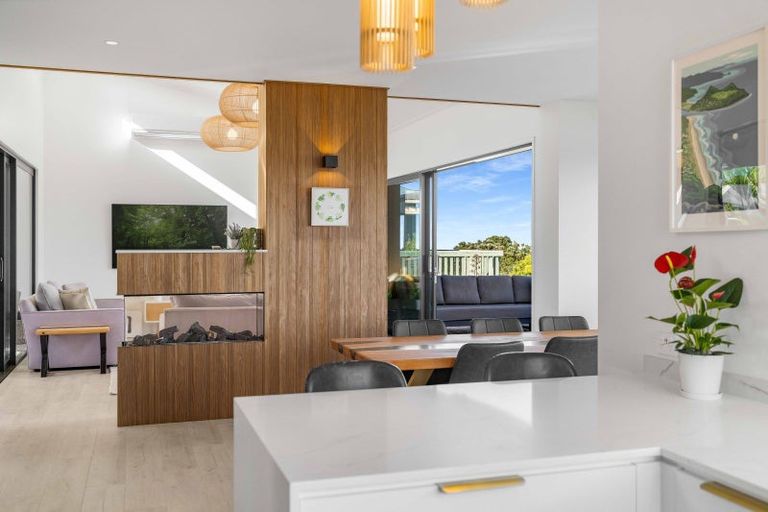 Photo of property in 196 Paku Drive, Tairua, 3508
