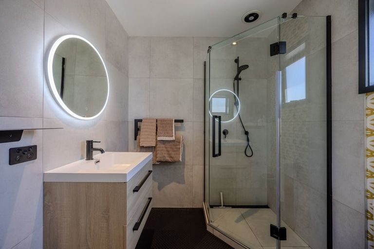 Photo of property in 13 Aeolus Place, Wanaka, 9305