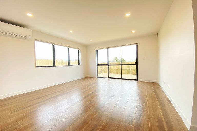 Photo of property in 104a Eversleigh Road, Belmont, Auckland, 0622