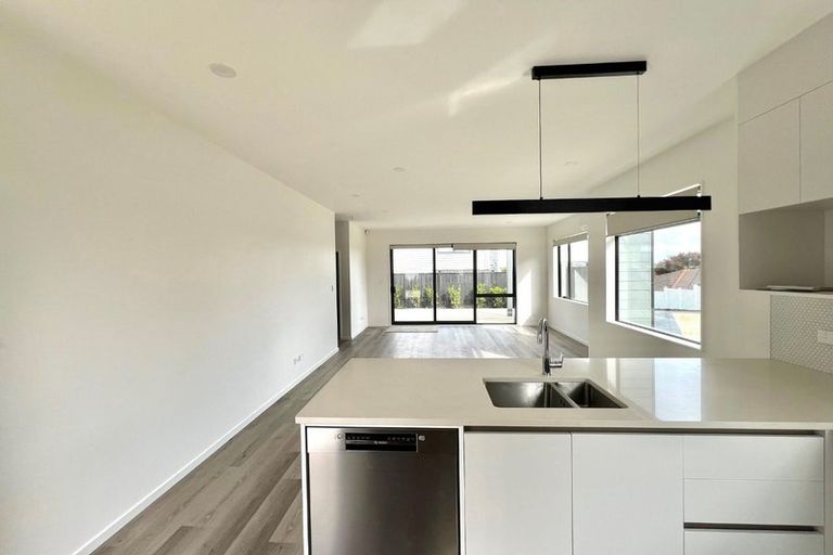 Photo of property in 13a Matterhorn Crescent, Northpark, Auckland, 2013