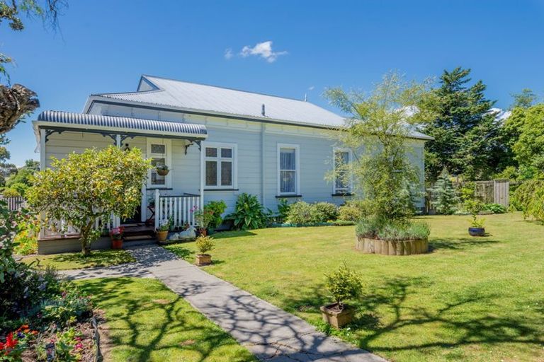 Photo of property in 209 Tiro Tiro Road, Levin, 5510