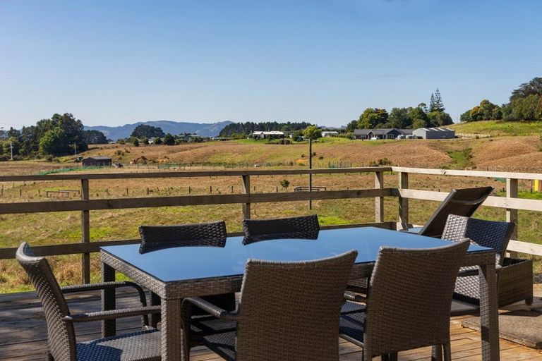 Photo of property in 141 Karioitahi Road, Waiuku, 2683