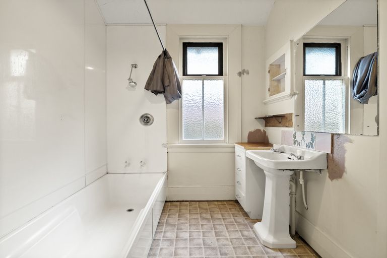 Photo of property in 34 Elm Row, Dunedin Central, Dunedin, 9016