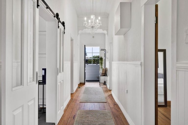 Photo of property in 44 Upjohn Street, Brooklands, New Plymouth, 4310