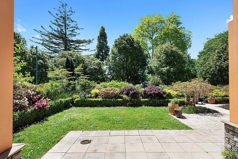 Photo of property in 25 Oak Manor Drive, Albany, Auckland, 0632