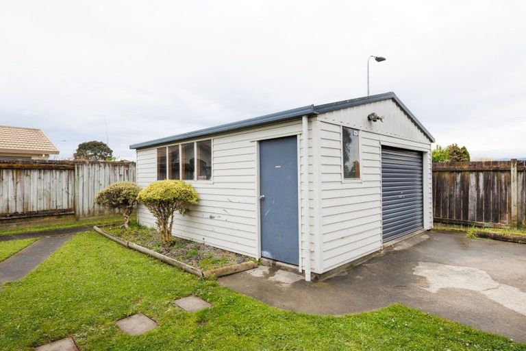 Photo of property in 31 Lydia Place, Kelvin Grove, Palmerston North, 4414