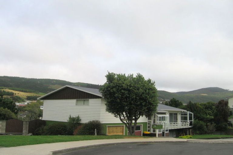 Photo of property in 19 Zande Terrace, Tawa, Wellington, 5028