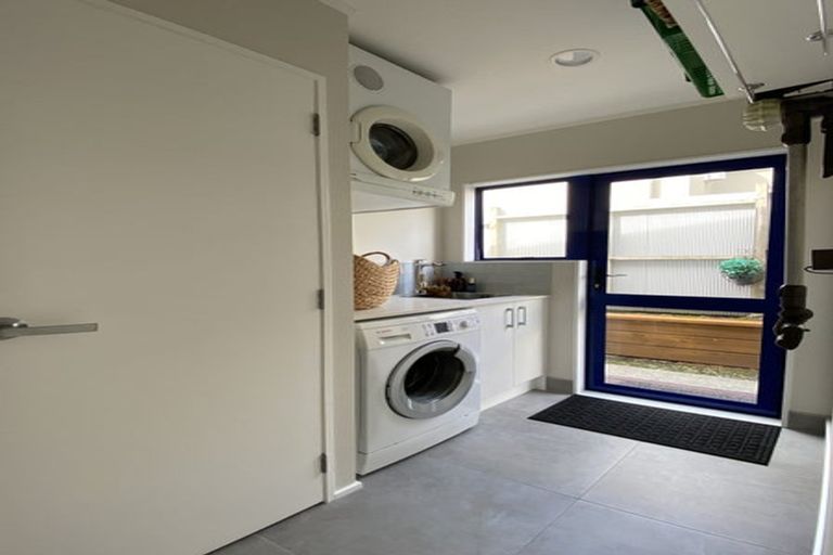 Photo of property in 121 Torkar Road, Clarks Beach, 2122