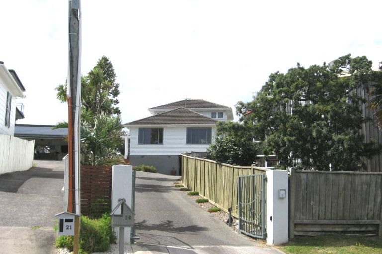 Photo of property in 1/19 Heathcote Road, Castor Bay, Auckland, 0620