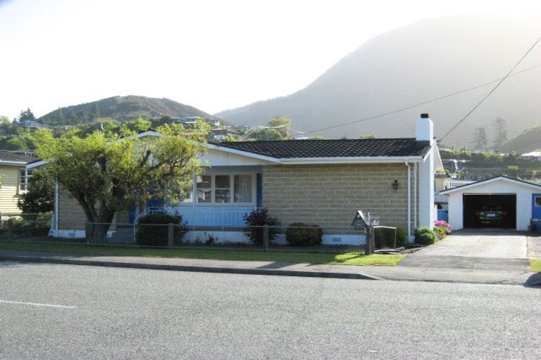 Photo of property in 45a York Street, Picton, 7220