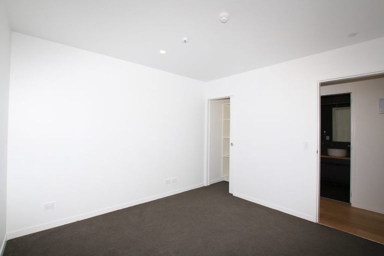 Photo of property in 1/167 Hobsonville Point Road, Hobsonville, Auckland, 0616
