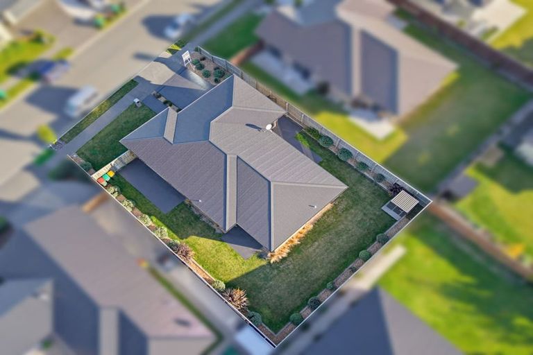 Photo of property in 32 Chris Drive, Rolleston, 7614